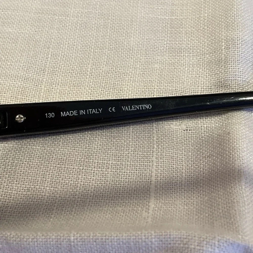 VALENTINO ROCKSTUD SUNGLASSES - Picture 8 of 8